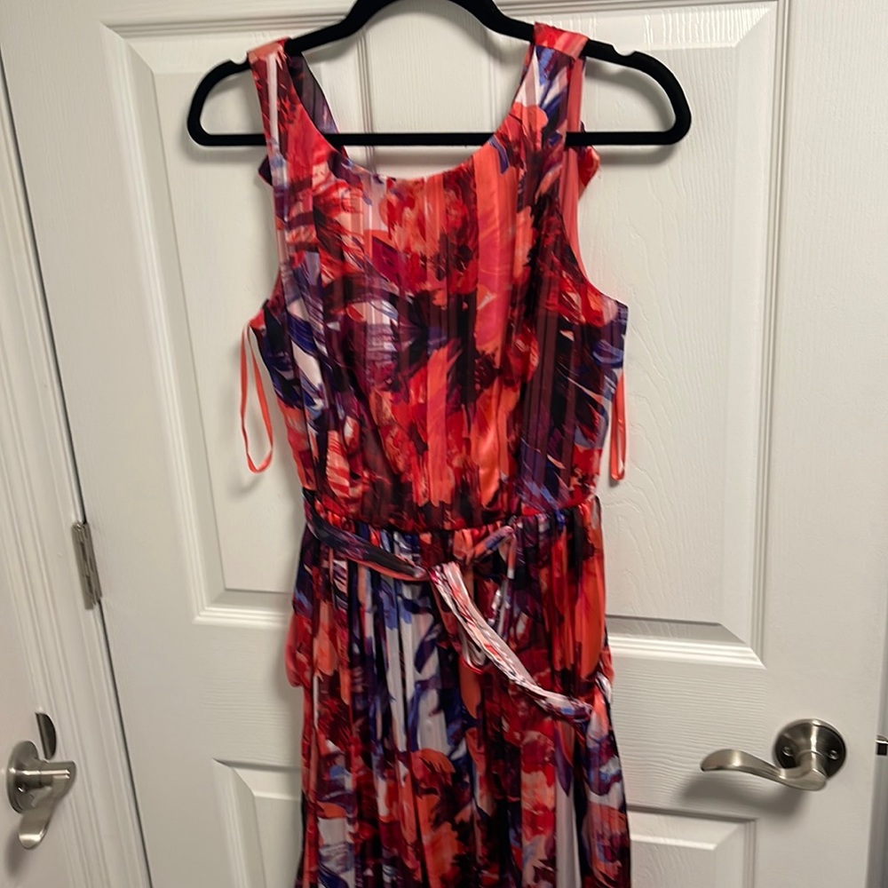 Size 12 Floral Dress with Pockets and Removable Belt